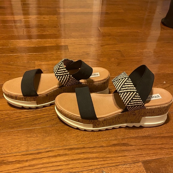 Steve Madden platform Sandal! - Picture 2 of 3
